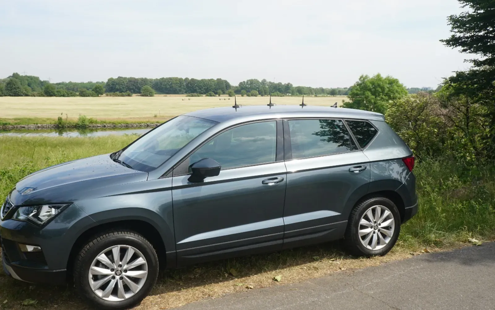 Perform ES measurement vehicle with roof antennas